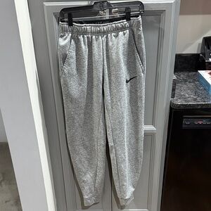 Nike Men’s Gray Therma-Fit Sweatpants - Small